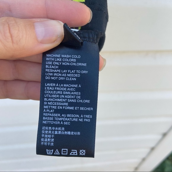 🌿 Vintage Y2K Black and Neon Lace Up Spandex Crop Top 🌿 - Picture 6 of 8